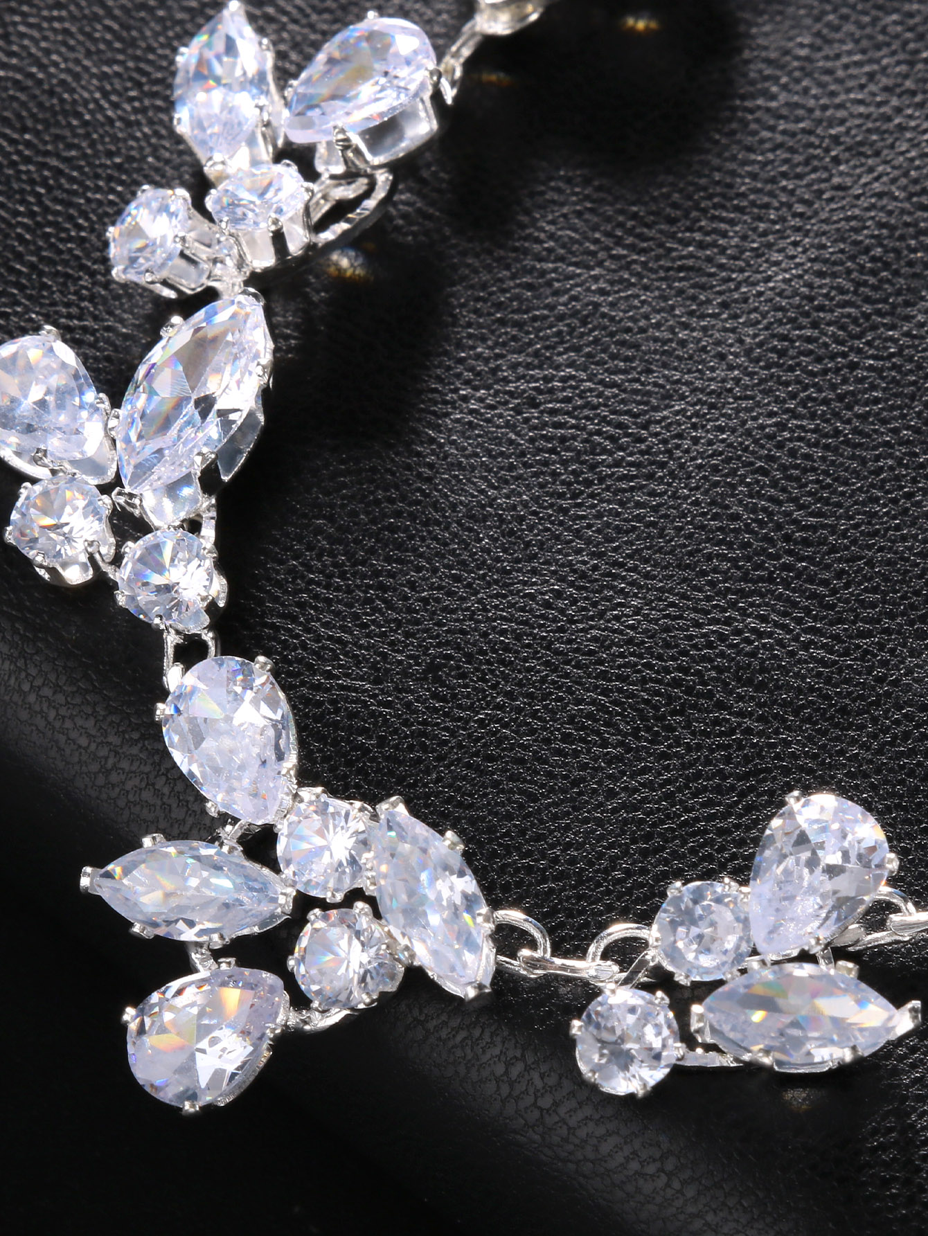 Crystal Leaf Backdrop Necklace - Body Jewelry Back avaliação e preço